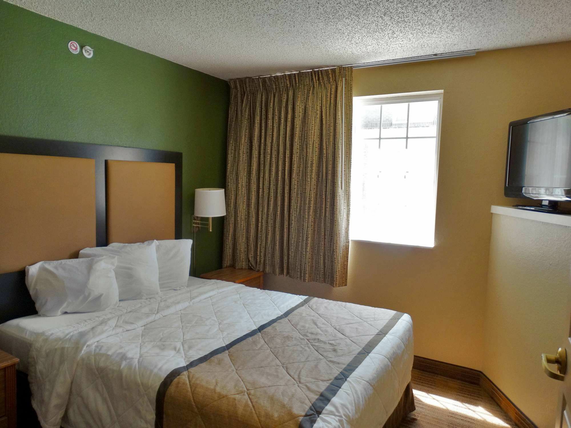 Extended Stay America Select Suites - Orlando - Lake Mary - 1040 Greenwood Blvd Exterior photo